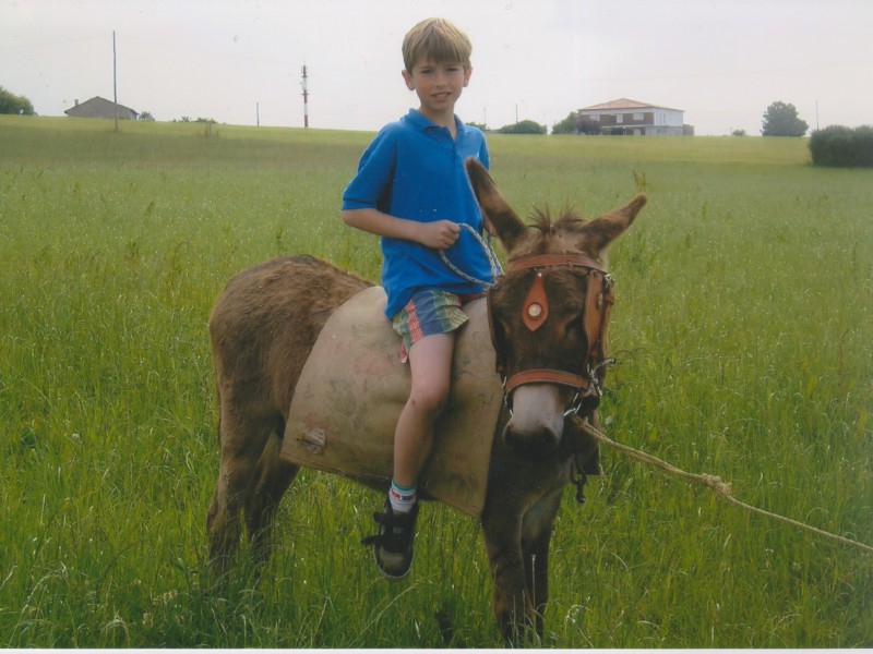 Alfonso montando al burro